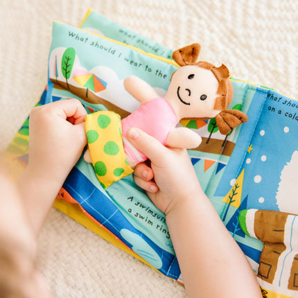 Melissa & Doug Libro de actividades de tela - ¿Qué me pongo? (Juguete de desarrollo, lavable a máquina)