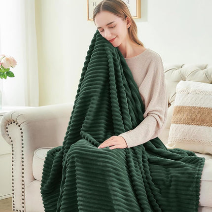 BEDELITE 3D Ribbed Emerald Green Fleece Twin Blanket for Couch, 60x80 Inch