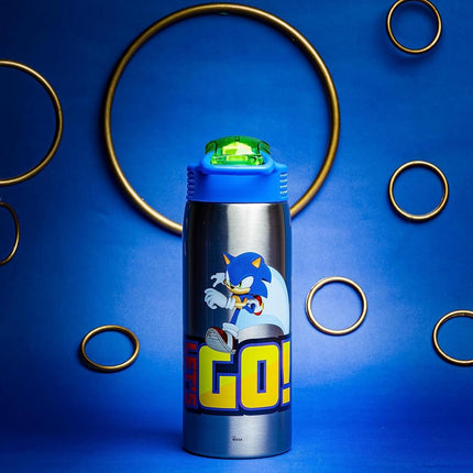 Zak Designs Sonic The Hedgehog Water Bottle for Travel and at Home, 19 oz Vacuum Insulated Stainless Steel with Locking Spout Cover, Built-in Carrying Loop, Leak-Proof Design (Sonic)