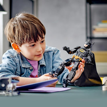 LEGO DC Batman Construction Figure, Super Hero Buildable Toy with Cape, Based on the 1989 Batman Movie, Collectible Set, Gift Idea for Kids 76259