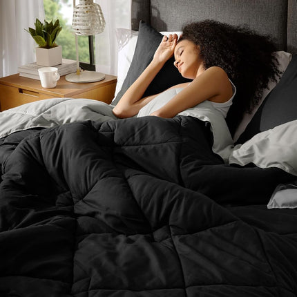 Comfort Spaces Vixie Comforter Set-Modern Geometric Quaterfoil Cloud Quilted Design All Season Down Alternative Bedding, Matching Shams, Twin/Twin XL(66"x90"), Microfiler Reversible Black/Grey