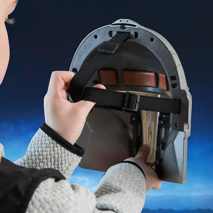 Star Wars The Mandalorian Electronic Mask with Phrases & Sound Effects, Costume for Children, Toys for Boys & Girls Ages 5+