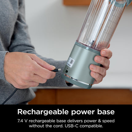 Ninja Blast Batidora Portátil y Accesorios, Sin Cable, Vaso de 530 ml, Batidora Personal para Batidos y Smoothies, Tapa Antiderrames y Boquilla, Cable USB-C, Piezas Aptas para Lavavajillas, Sin BPA, Sage Suave, CL155ASG