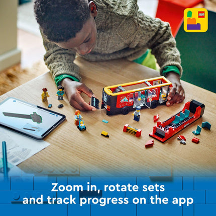 LEGO City Juego de construcción de juguete Autobús turístico rojo de dos pisos, regalo de cumpleaños para niños de 7 años, autobús de Londres, para niños, juguete de autobús de dos pisos, 5 personajes, incluyendo un bebé y un cochecito, 60407