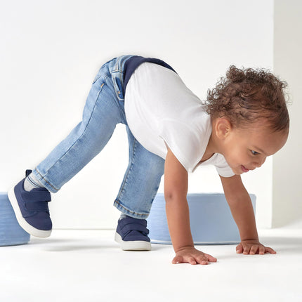 Gerber Unisex Bebé Niño Vaqueros Elásticos Ajustados con Cinturilla Acanalada, Azul Vaquero Claro, 18 Meses