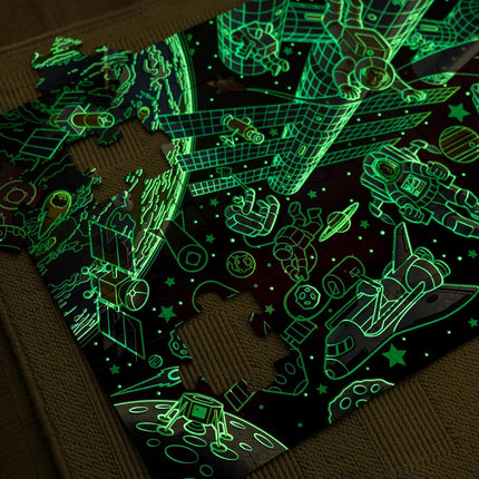 Melissa & Doug Space Glow-in-the-Dark Jigsaw Floor Puzzle – 48 Pieces, Puzzles for 3 year olds, Cardboard puzzle, Montessori toys, Problem solving, Gift for boy or girl - FSC Certified