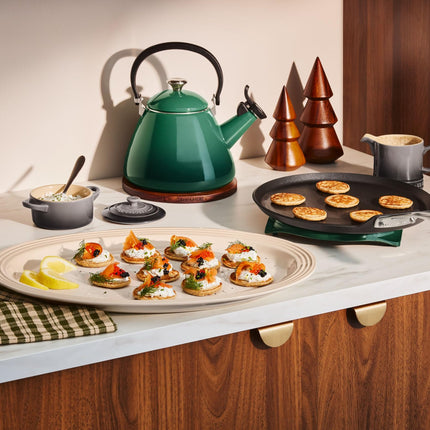 Le Creuset Toughened Nonstick PRO Crepe Pan with Rateau, 11"