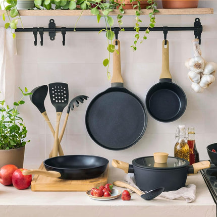 MasterChef Kitchen Utensils Set Dishwasher Safe, Non Toxic Cooking Utensils Set for Nonstick Cookware, Non Scratch Plastic Tools incl. Spatulas & Spoons, Heat Resistant Nylon, 6 Piece, Natural Look