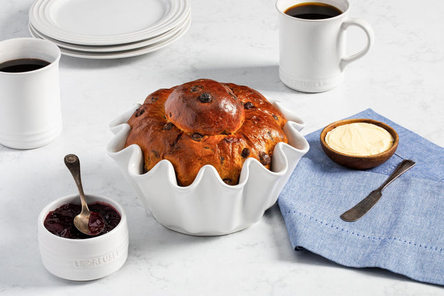 Molde Le Creuset de gres para brioche, 1.3 L, blanco