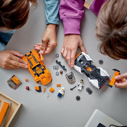 LEGO Speed Champions McLaren Solus GT and McLaren F1 LM 76918; Building Toy Set for Car Enthusiasts and Kids Aged 9+ (581 Pieces)