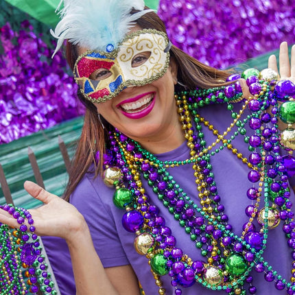 Elefama 200PCS Mardi Gras Beads Necklaces Bulk 33 Inch 7 mm Purple Blue Pink Silver Gold Red Green Mardi Gras Beaded Necklaces Glow Party Throw Parade Beads Mardi Gras Decorations for Women Men Kids