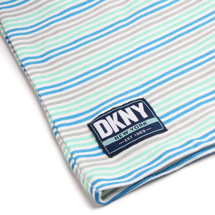 DKNY Conjuntos de pantalón corto para niños - Conjunto de 3 piezas con camisa abotonada de manga corta, camisetas de cuello redondo para niños y pantalones cortos de sarga para niños pequeños, Azul Nublado, 4