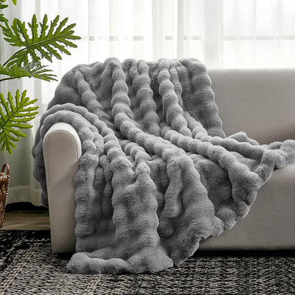Cozy Bliss Faux Fur Throw Blanket for Couch, Bubble Plush Blanket Twin Size, Fuzzy Soft & Thick Blanket for Bed Sofa Living Room, 152.4 x 203.2cm Grey