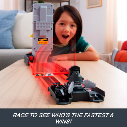 Hot Wheels Racing Formula 1 Grid Start Track Set & 2 Toy Cars
