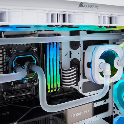 CORSAIR Hydro X Series, XL8, Liquide de Refroidissement Haute Performance, 1L, Transparent
