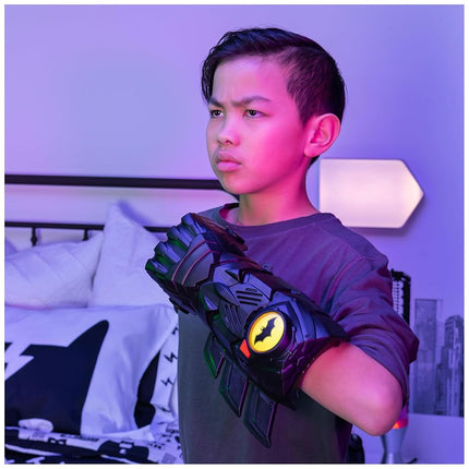 BATMAN, Interactive Gauntlet with Over 15 Phrases and Sounds, Kids Toys for Boys Aged 4 and Up