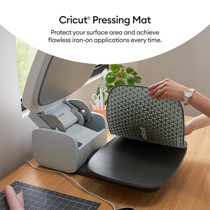Cricut Pressing Mat | 38cm x 30cm | for Cricut Autopress & EasyPress Heat Presses