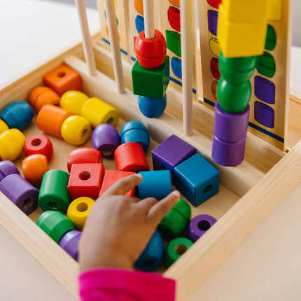 Melissa & Doug Bead Sequencing Set with 46 Wooden Beads and 5 Double-Sided Pattern Boards