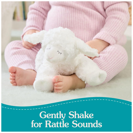 GUND Sonajero de Cordero Sostenible, Cordero Winky de Peluche, Juguete de Peluche Hecho con Materiales 100% Reciclados, Juguete Sensorial de Peluche con Sonajero para Bebés, Blanco, 7"