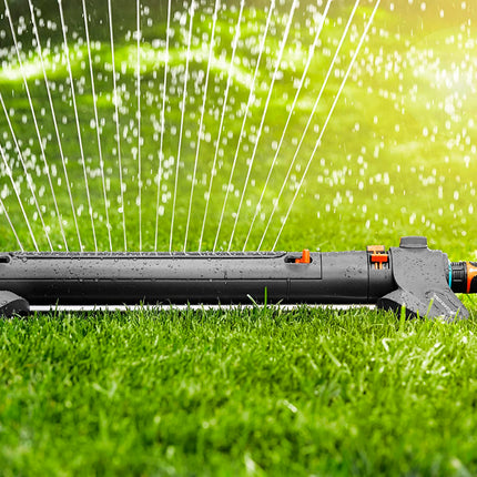 Gardena AquaZoom L rectangular sprinkler: Sprinkler for watering areas of 28–350 m², range 7–21 m, spread 4–17 m, built-in metal filter (18714-20)