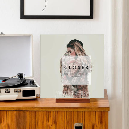 COOLGIFT MART Now Playing Vinyl Record Stand, Light up Record Holder, Wooden Acrylic Display with Warm White Lights for Albums, Room Decor, Perfect Gift for Vinyl Lovers