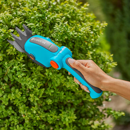 GARDENA (09887) Cortasetos y Tijeras para Césped Inalámbricos, Herramientas Eléctricas de Jardín para Recortar Bordes de Césped, Arbustos y Matorrales con Batería. De Mano con 80 Minutos de Autonomía.