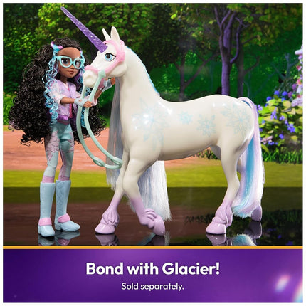 Unicorn Academy, Layla Doll with Highlighted Hair, 5 Fashion Accessories and Hair Styling Tool, 24cm, Dolls and Unicorn Toys for Girls Aged 4 and up