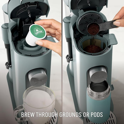 Cafetière spécialisée Ninja Pod & Grounds à usage unique, compatible avec les dosettes K-Cup, infuse le café moulu, design compact, mousseur à lait intégré, réservoir de 1,6 L, de 177 ml (tasse) à 710 ml (mug), pierre, PB051ST