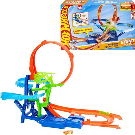 ​Hot Wheels Stunt Track Mid-Air Crash & 1:64 Scale