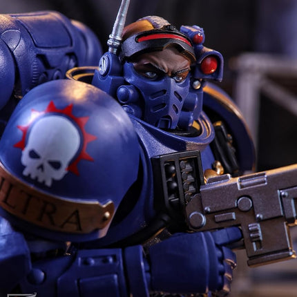 McFarlane Warhammer 40,000 Lieutenant in Phobos Armour (Ultramarines) 7in Figure Toys