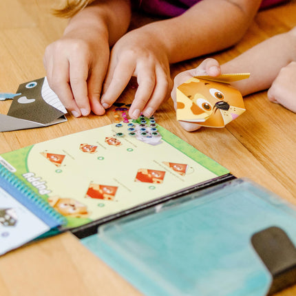 Melissa & Doug Kit de loisirs créatifs Origami Animaux en déplacement – 38 autocollants, 40 feuilles de papier origami