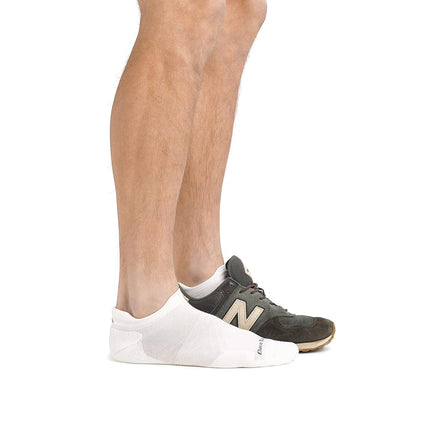 Darn Tough Men's Run No Show Tab Ultra-Lightweight with Cushion - Merino Wool Socks for Running, Black, Medium