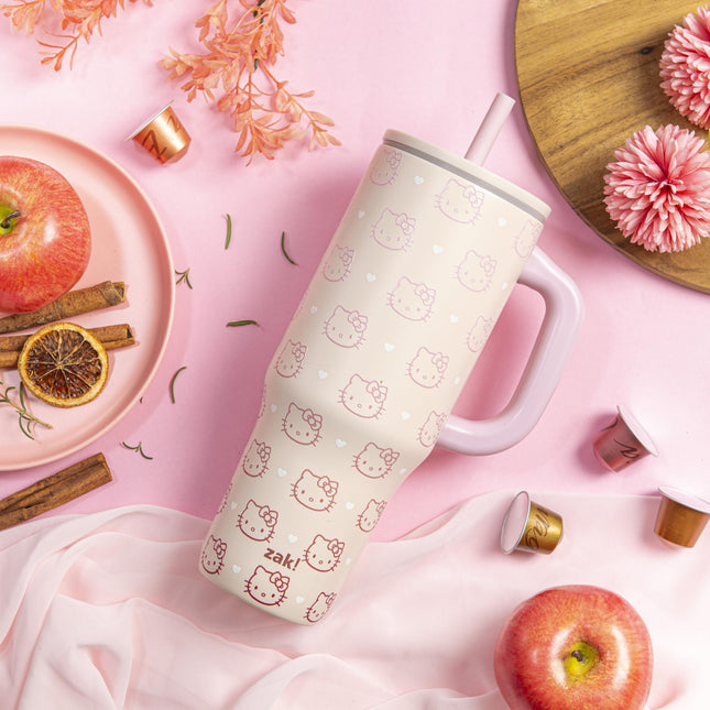 Zak Designs Sanrio Sutton, Gobelet de voyage pour la maison ou les déplacements, en acier inoxydable de 1,18 litre avec isolation sous vide, paille en silicone, poignée de transport et illustration 3D pour boissons froides (Hello Kitty)