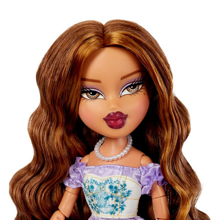 Bratz Goin' Out! Doll - Yasmin - 1 Collectible Fashion Doll with Accessories, Comes With an Outfit, a Purse, a Pair of Sunglasses, and a Brush - Kids Toy - Great for Ages 6 and Older
