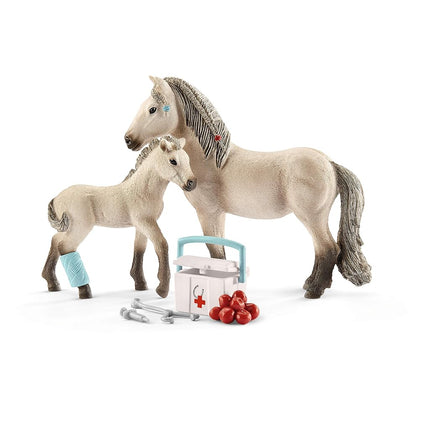 Schleich Horse Club - 7Pc Horse Club Hannah’S First-Aid Kit | 42430