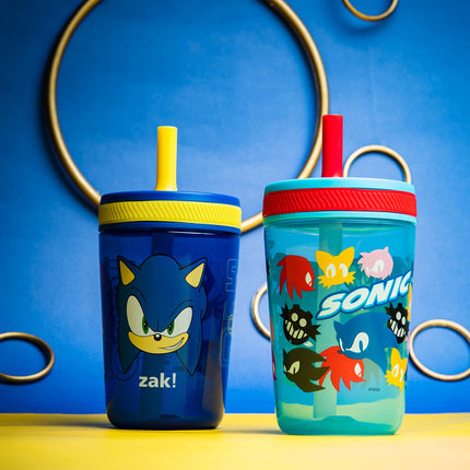 Vasos Kelso de Zak Designs de Sonic The Hedgehog para niños pequeños, para viajes o el hogar, paquete de 2 vasos pitillo de plástico duradero de 15 oz con diseño a prueba de fugas, perfectos para niños (Sonic)