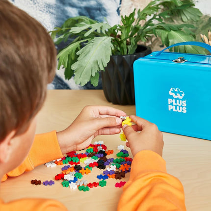 Plus Plus Building Blocks Toy and Storage Case - Includes 600 Pieces and 1 Baseplate - Kids Construction Toys, Creative Learning Resources, STEM Play for Home and Travel - Blue Metal Case Set