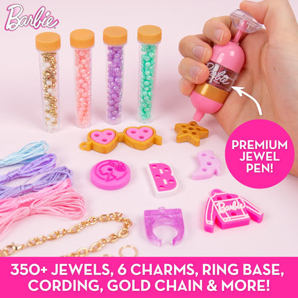 Barbie Kit para Hacer Joyas Brillantes, Estuche de Almacenamiento, Kit para Hacer Anillos, Kit para Hacer Pulseras con Amuletos para Niñas, Juguete de Manualidades para Niñas de 6+ Años
