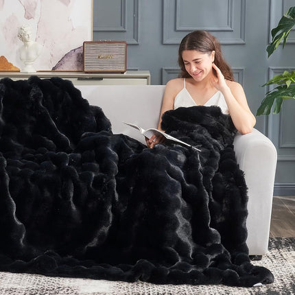 Cozy Bliss Faux Fur Throw Blanket for Couch, Bubble Plush Blanket Twin Size, Fuzzy Soft & Thick Blanket for Bed Sofa Living Room, 152.4 x 203.2cm Black