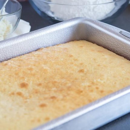 Doughmakers 9" x 13" Cake Commercial Grade Aluminum Bake Pan