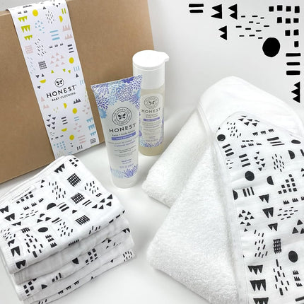 HonestBaby Baby 9-Piece Bubbles and Cuddles 100% Organic Cotton Gift Set Bath and Lotion, Pattern Play, One Size