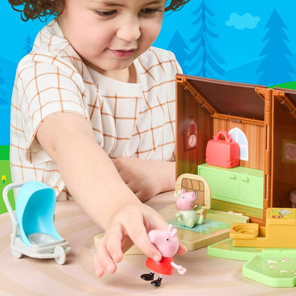 Peppa Pig Peppa's Travels: Cabin Adventure Playset with Fold-Up House and 2 Figures