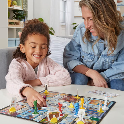 Hasbro Gaming Clue Junior Game, 2-Sided Gameboard, 2 Games in 1, Clue Mystery Game for Younger Kids Ages 4 and Up, Kids Games for 2 to 6 Players