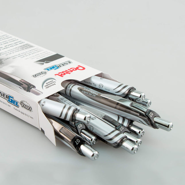 Stylo-gel liquide rétractable Pentel EnerGel RTX Pearl, pointe moyenne (0,7 mm), encre noire, paquet de 12 (BLN77PW-A)