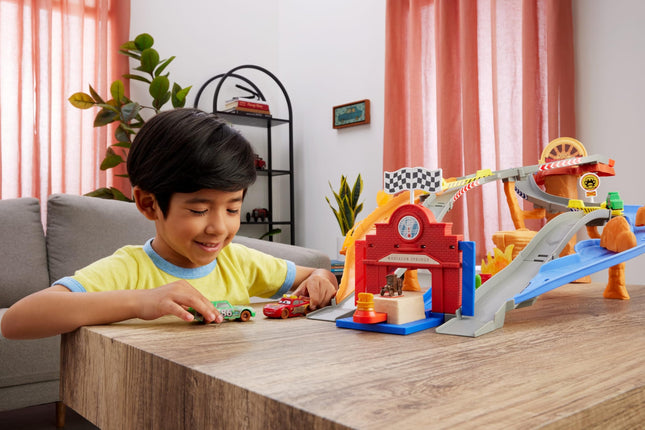 Mattel Disney and Pixar Cars Toy Playset, Lightning McQueen & Chicks Hicks & 2 Pitty Crew Vehicles, 2 Ways to Race, Race & Rescue Rescue Road Raceway, JFL57