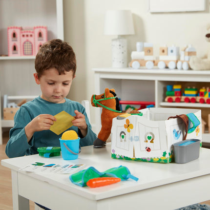 Melissa & Doug Set de Juego de Cuidado de Caballos Feed & Groom con Animal de Peluche