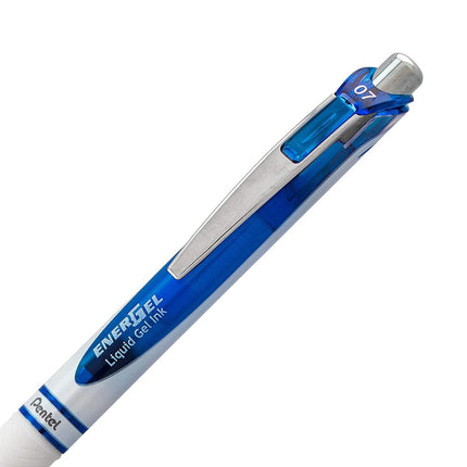 Bolígrafo de gel líquido retráctil Pentel EnerGel Pearl, punta de aguja (0.7mm) trazo medio, tinta azul, paquete de 2 (BLN77WBP2C)