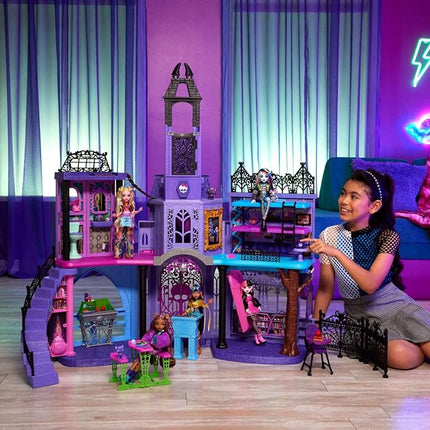 Monster High Haunted High School Playset