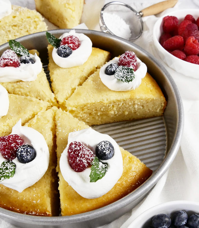 USA Pans Aluminized Steel 9-Inch Round Layer Cake Pan with Americoat