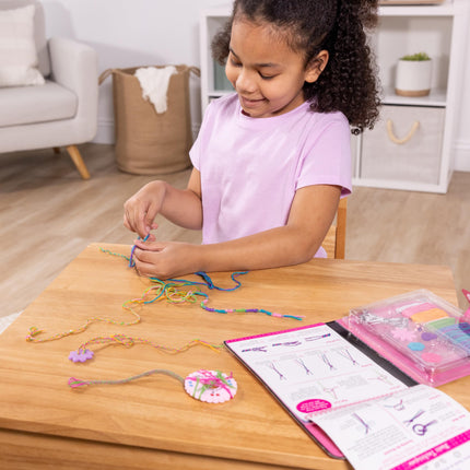 Set de Actividades de Manualidades de Pulseras de la Amistad "On-the-Go" de Melissa & Doug (Crea más de 10 Pulseras)